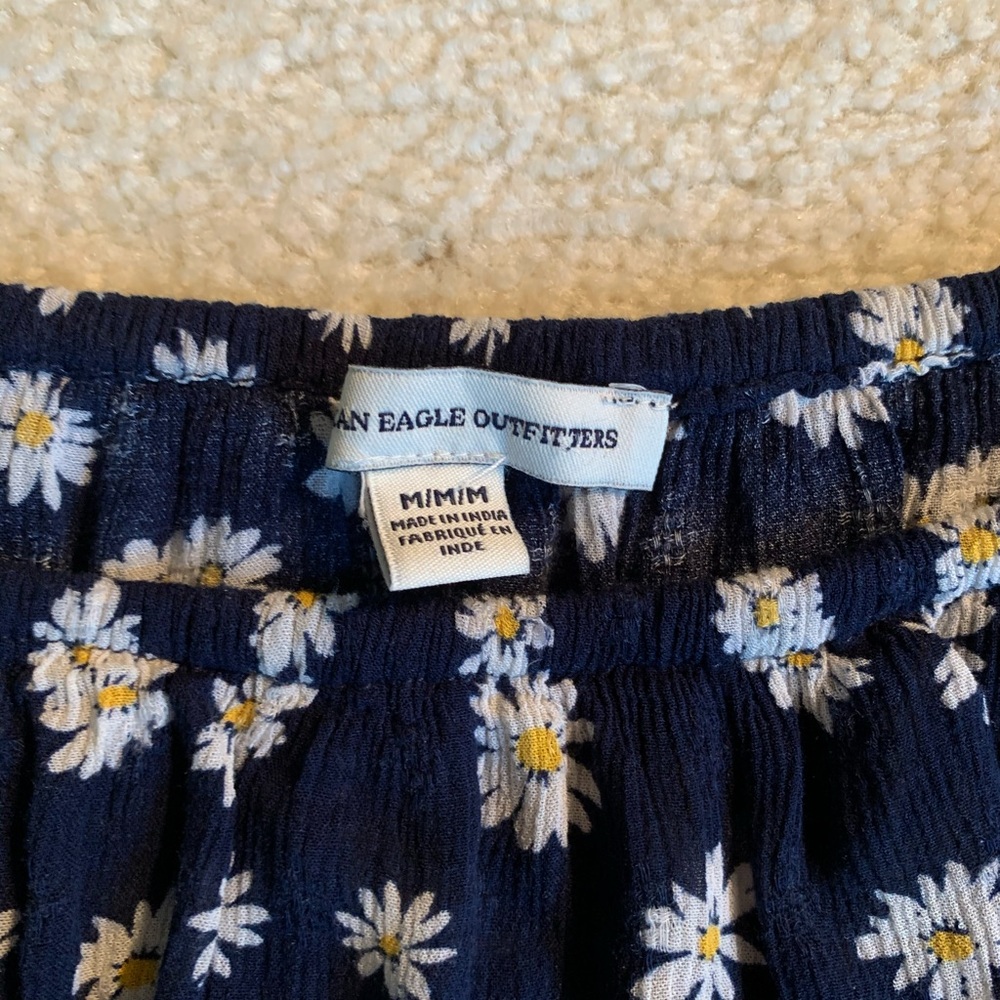 American Eagle cropped floral short sleeve shirt - Picture 6 of 9
